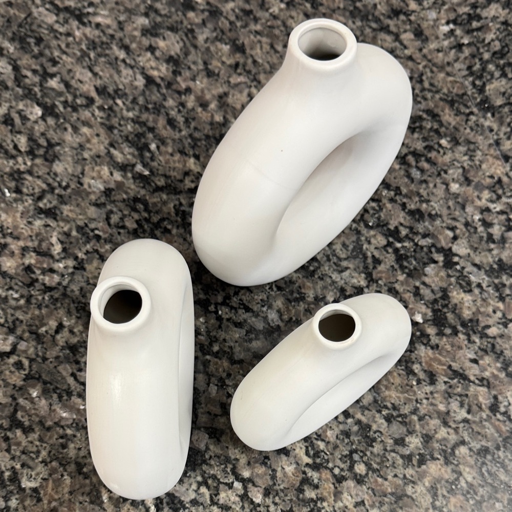 White Ceramic Ring Vases - Set of 3 - Picture 5 of 14